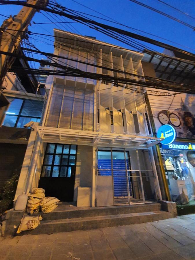 Roompini Bangkok Bagian luar foto