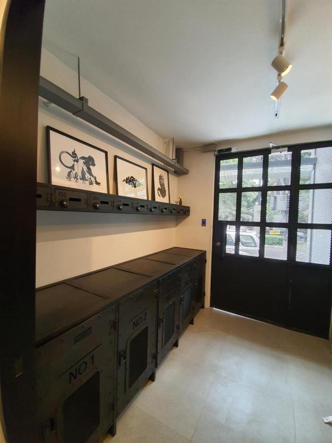 Roompini Bangkok Bagian luar foto
