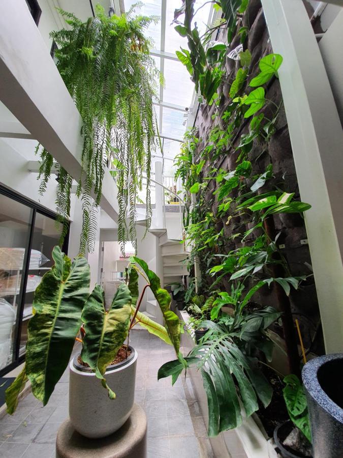 Roompini Bangkok Bagian luar foto