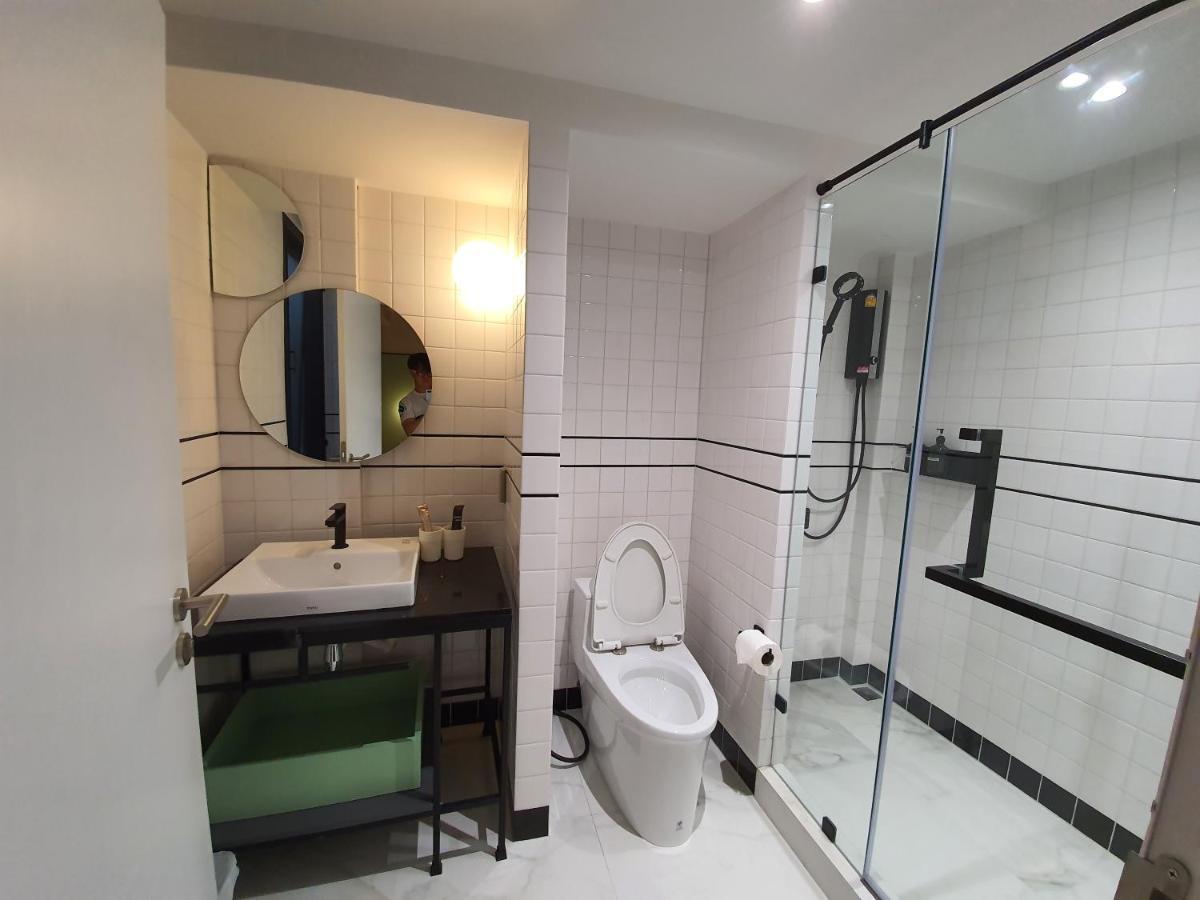 Roompini Bangkok Bagian luar foto
